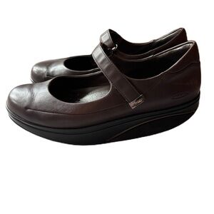 MBT Sirima Mary Jane Toning Walking Shoe Size 9 EU 39.5 Chocolate Brown Leather
